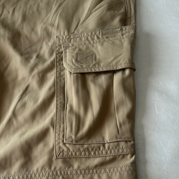 Duluth Trading Co Tan Cargo Shorts with Elastic Waistband - Picture 4 of 8